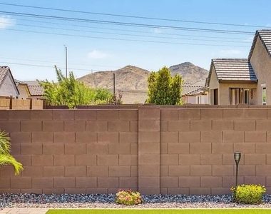 3236 W Juniper Canyon Drive - Photo Thumbnail 23