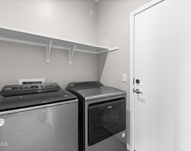 3236 W Juniper Canyon Drive - Photo Thumbnail 8