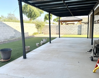 1848 N Loretta Place - Photo Thumbnail 2