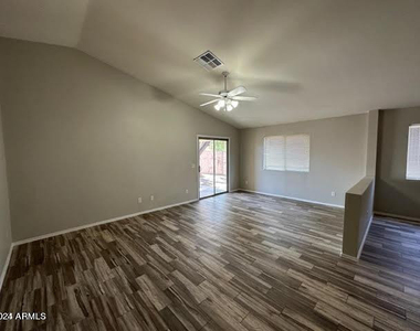2425 S 159th Lane - Photo Thumbnail 3
