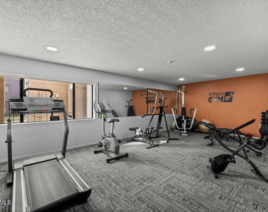 3033 E Devonshire Avenue - Photo Thumbnail 14