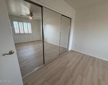 1338 E 10th Place - Photo Thumbnail 7