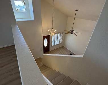 1338 E 10th Place - Photo Thumbnail 5