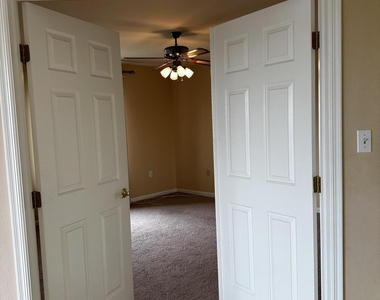 17404 N 99th Avenue - Photo Thumbnail 12