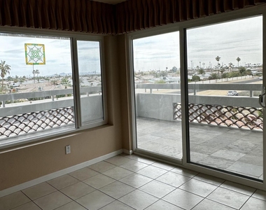 17404 N 99th Avenue - Photo Thumbnail 8