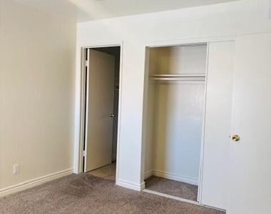 1632 S River Drive - Photo Thumbnail 13