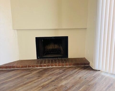 1632 S River Drive - Photo Thumbnail 18