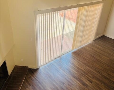 1632 S River Drive - Photo Thumbnail 17