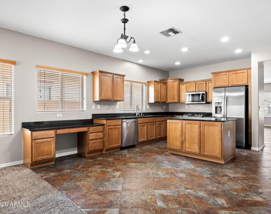 28623 N 26th Drive - Photo Thumbnail 11