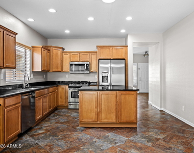 28623 N 26th Drive - Photo Thumbnail 7