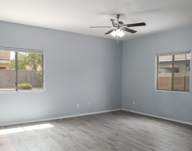 35965 W Costa Blanca Drive - Photo Thumbnail 7