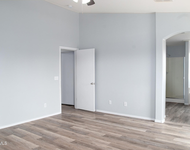 35965 W Costa Blanca Drive - Photo Thumbnail 16