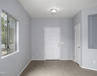 35965 W Costa Blanca Drive - Photo Thumbnail 8