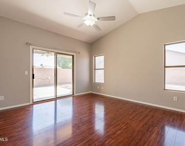 491 E Devon Drive - Photo Thumbnail 13