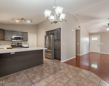 491 E Devon Drive - Photo Thumbnail 7