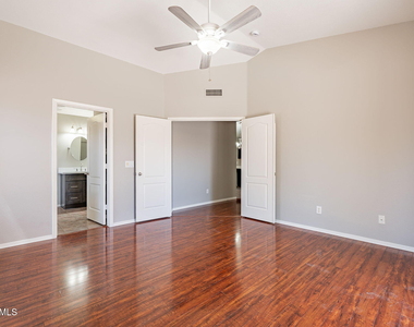 491 E Devon Drive - Photo Thumbnail 14