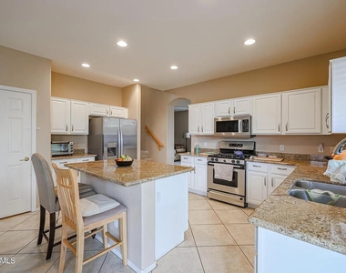 5929 W Blue Sky Drive - Photo Thumbnail 2