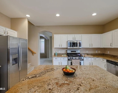 5929 W Blue Sky Drive - Photo Thumbnail 3