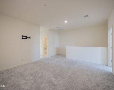 8343 N 22nd Drive - Photo Thumbnail 10