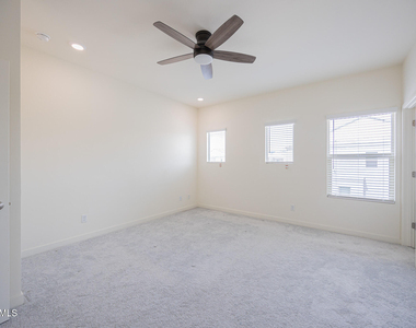 8343 N 22nd Drive - Photo Thumbnail 13
