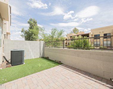 8343 N 22nd Drive - Photo Thumbnail 21