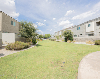 8343 N 22nd Drive - Photo Thumbnail 25