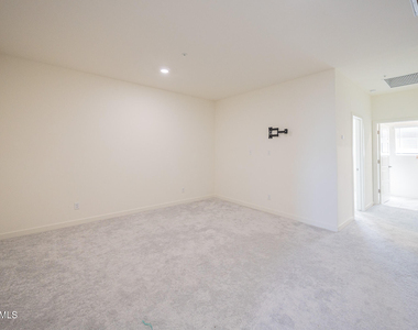 8343 N 22nd Drive - Photo Thumbnail 12