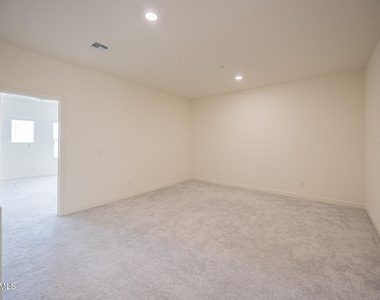 8343 N 22nd Drive - Photo Thumbnail 9