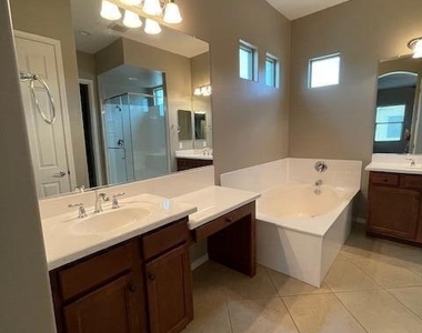 4511 E Jones Street - Photo Thumbnail 16