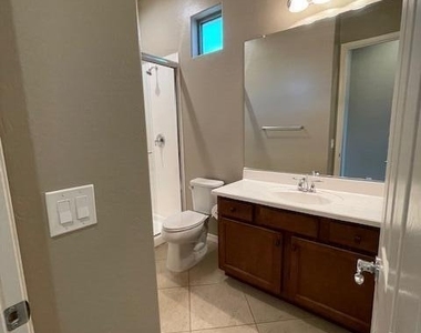 4511 E Jones Street - Photo Thumbnail 13