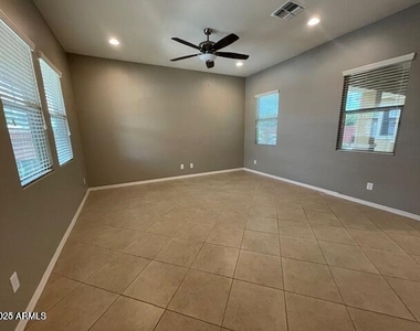 4511 E Jones Street - Photo Thumbnail 6