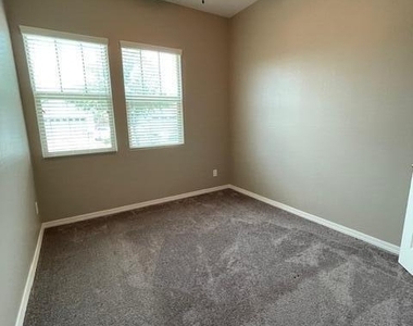 4511 E Jones Street - Photo Thumbnail 11