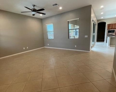 4511 E Jones Street - Photo Thumbnail 8