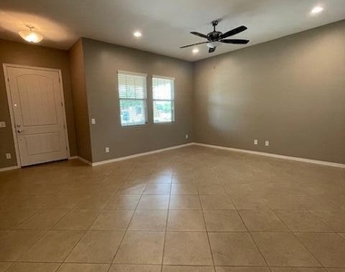 4511 E Jones Street - Photo Thumbnail 9