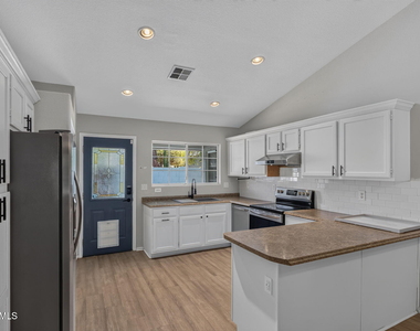 860 N Mcqueen Road - Photo Thumbnail 9