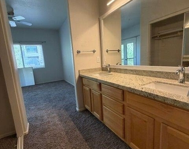 7021 E Earll Drive - Photo Thumbnail 11