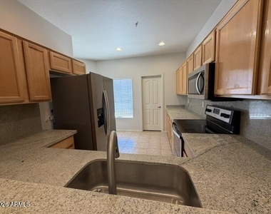 7021 E Earll Drive - Photo Thumbnail 5