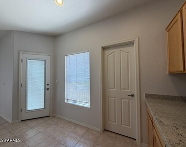 7021 E Earll Drive - Photo Thumbnail 15