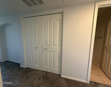 7021 E Earll Drive - Photo Thumbnail 18