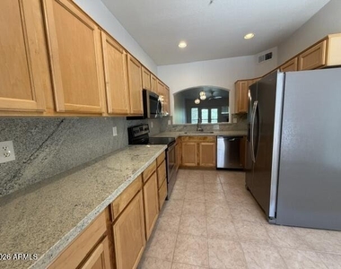 7021 E Earll Drive - Photo Thumbnail 4