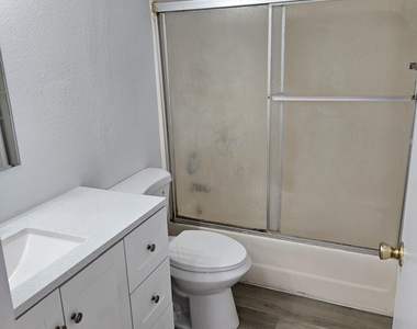 707 W 13th Street - Photo Thumbnail 15