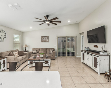 4028 S 95th Lane - Photo Thumbnail 8