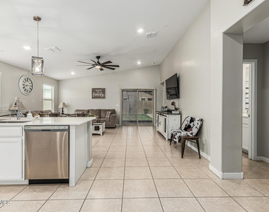4028 S 95th Lane - Photo Thumbnail 11