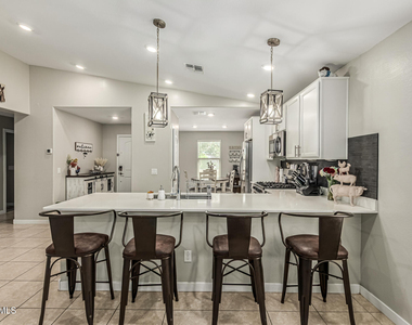 4028 S 95th Lane - Photo Thumbnail 12