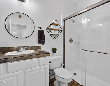 15221 N Clubgate Drive - Photo Thumbnail 24