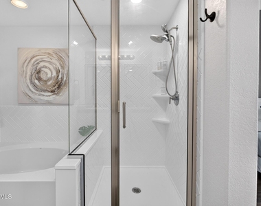 15221 N Clubgate Drive - Photo Thumbnail 14
