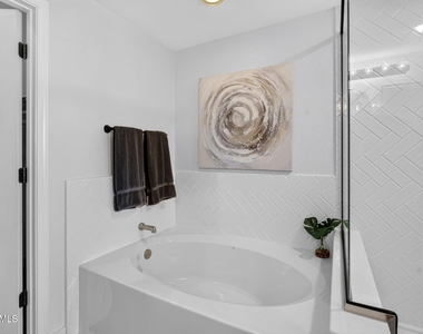 15221 N Clubgate Drive - Photo Thumbnail 15