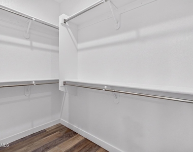15221 N Clubgate Drive - Photo Thumbnail 16