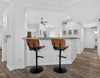 15221 N Clubgate Drive - Photo Thumbnail 17