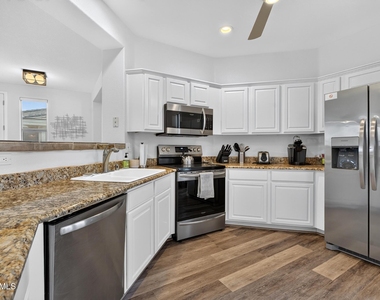 15221 N Clubgate Drive - Photo Thumbnail 3